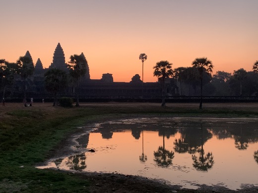 Angkor Wat za úsvitu (Kambodža)