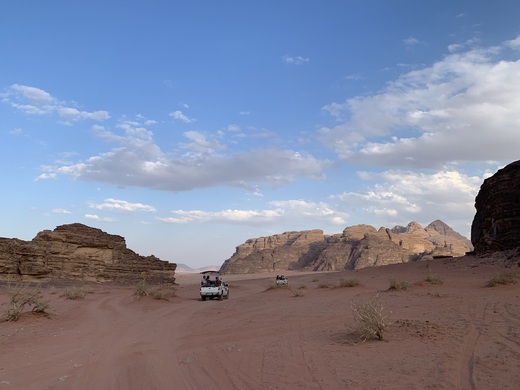 Projížďka na džípech ve Wadi Rum