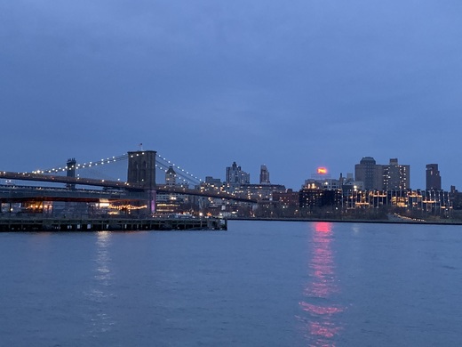 Večerní procházka po Brooklyn Bridge